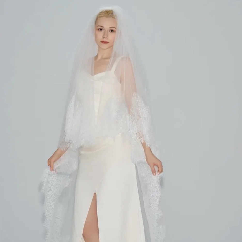 Mabella Chic Ivory Bridal Veil with Lace and Blusher